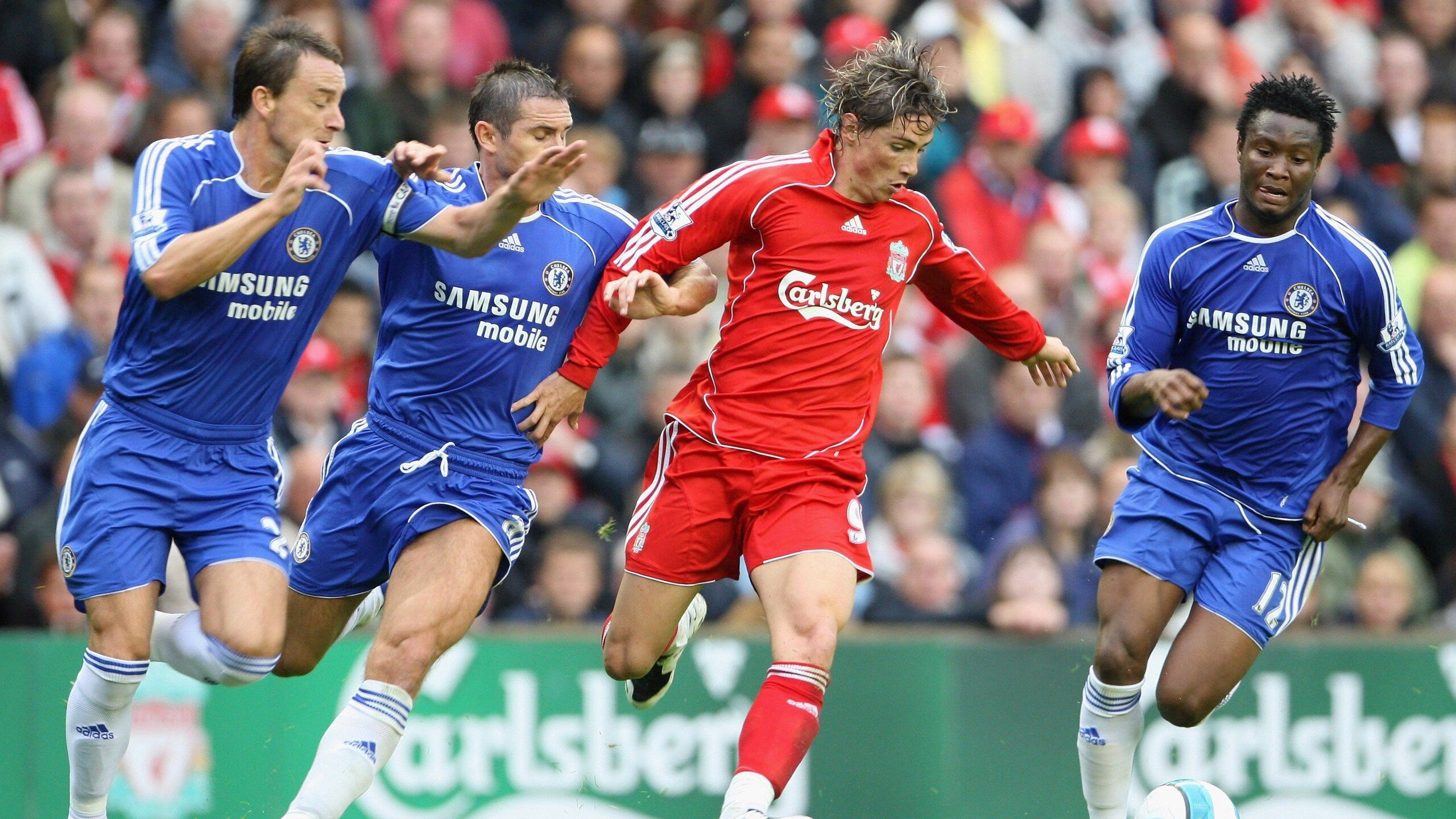 中超“鲁粤对决”山东泰山主场3比2险胜广州队，补时绝杀成焦点